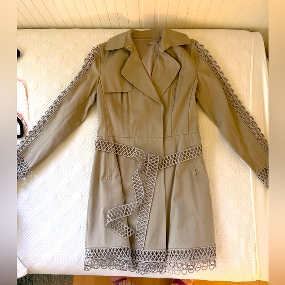Ellie Tahari trench coat - new with tag - Picture 1 of 10